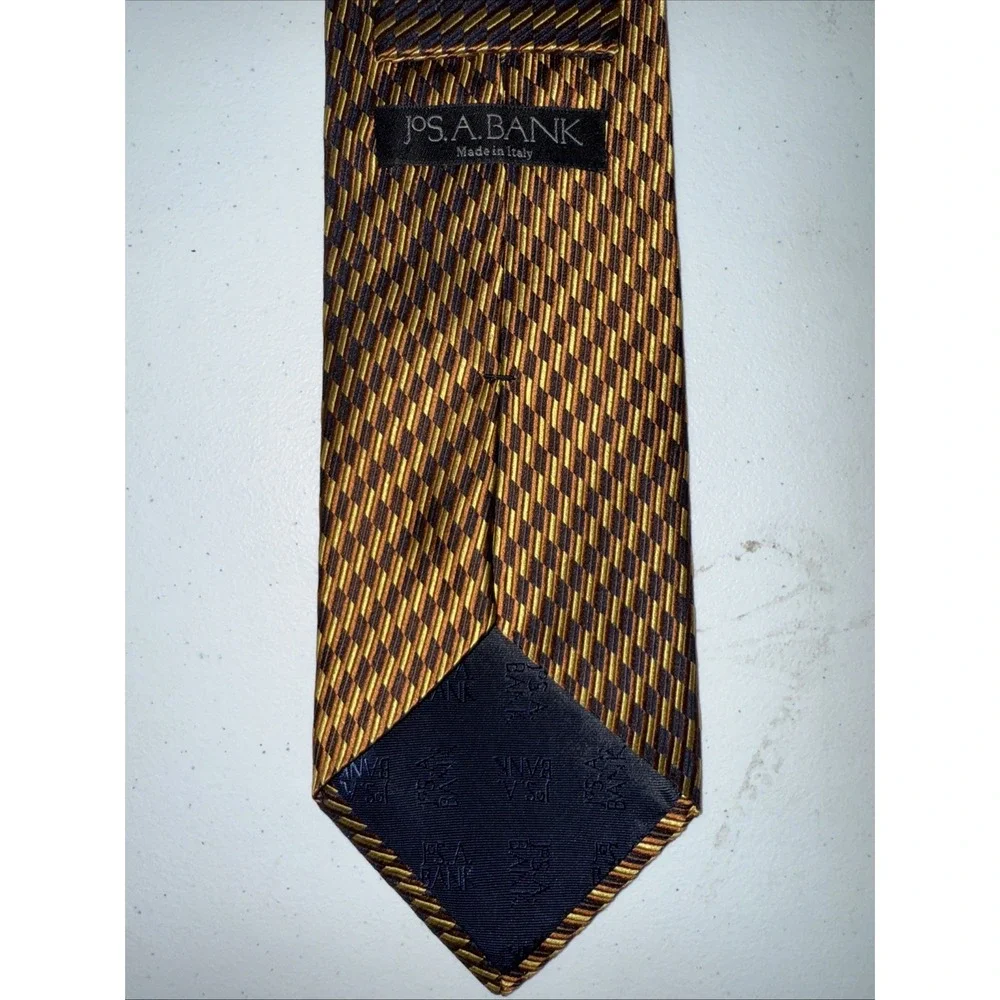 Jos. A. Bank Men's 100% Silk Tie Orange/Brown/Yellow‎ Geometric Pattern